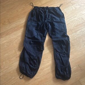 Woman’s Low Rise Black Cargo Pants